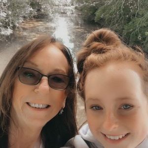 Meet your Posher, Sharon